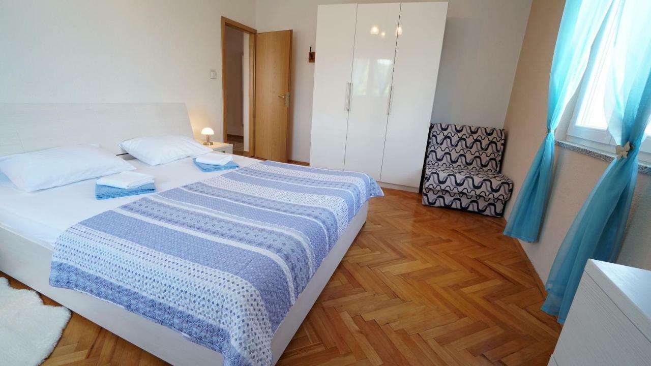 Apartment Ana Vinjerac Buitenkant foto