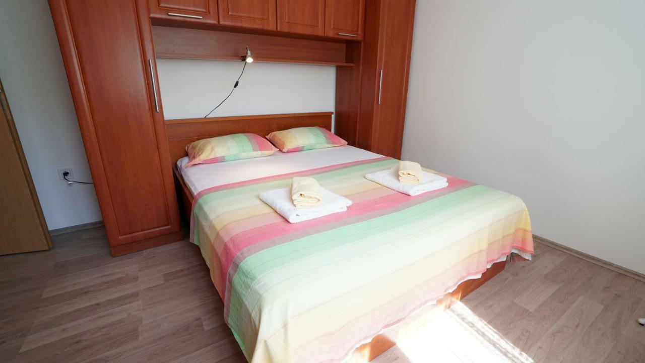 Apartment Ana Vinjerac Buitenkant foto