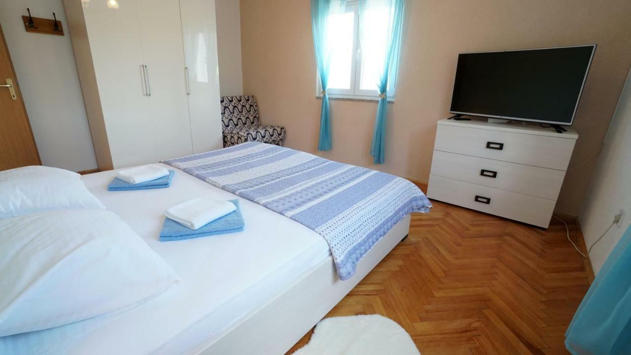 Apartment Ana Vinjerac Buitenkant foto
